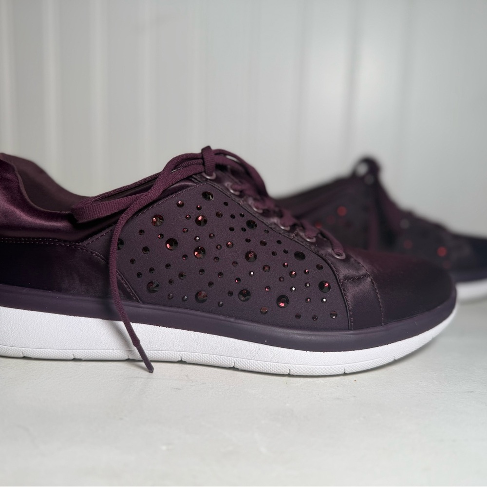 Clarks Women's Size 10 Cloudsteppers Ezera Ave Purple Studded Rhinestone Shoes